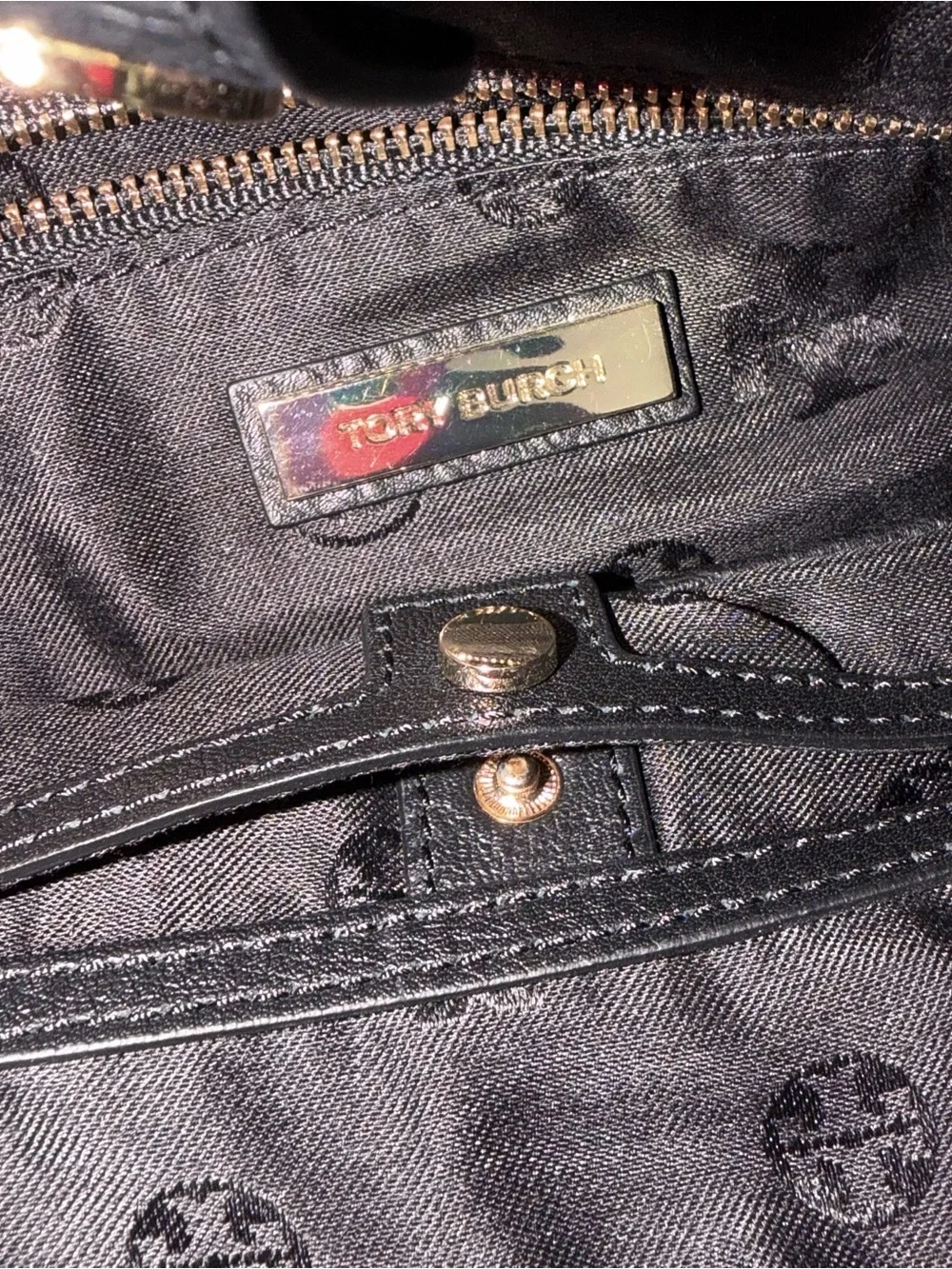 Like New!! Tory Burch Black Leather Shoulder Bag with Logo Accent